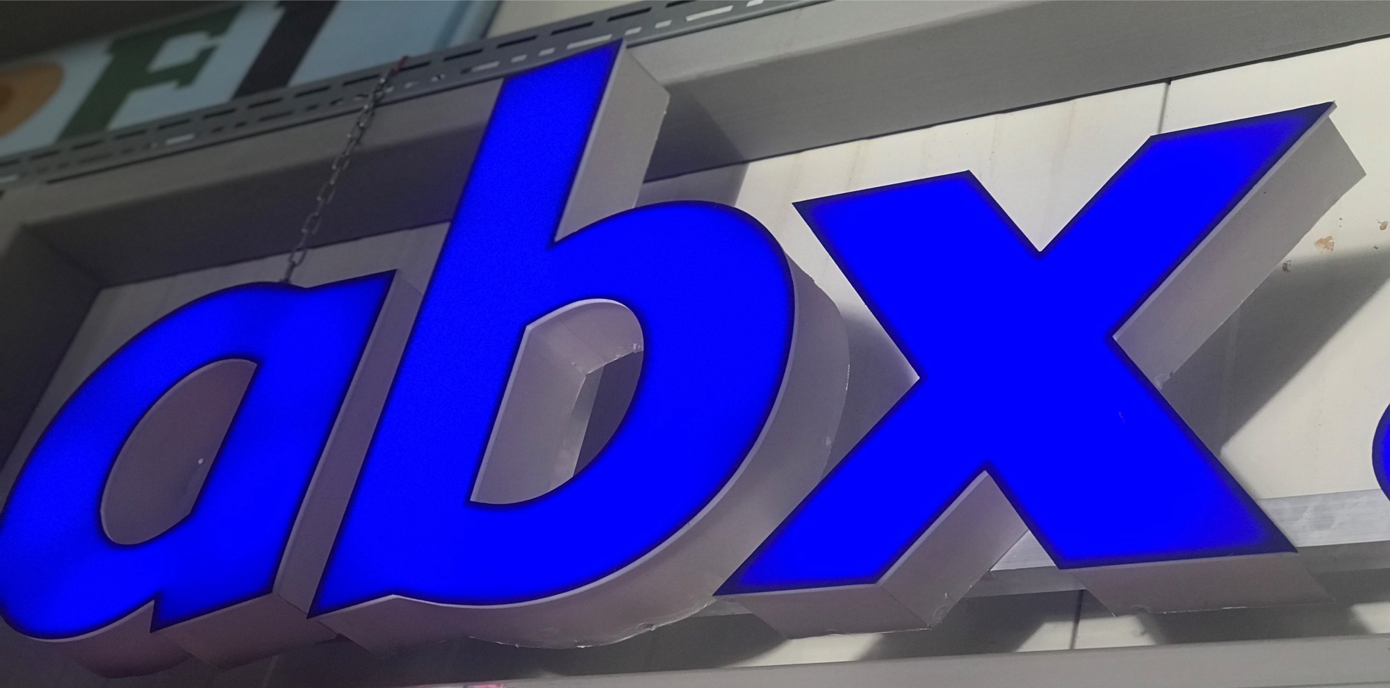 3D Letters <br />with illumination<br /><a href='#parallax-letters-3' class='btn btn-skin btn-slide'>Learn More</a>